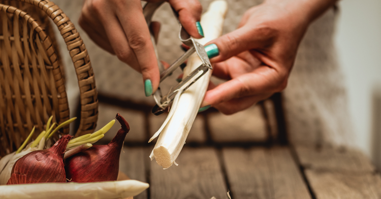 Image of 1️⃣ Rince et éplucheRince rapidement les asperges. Coupe 1 cm...