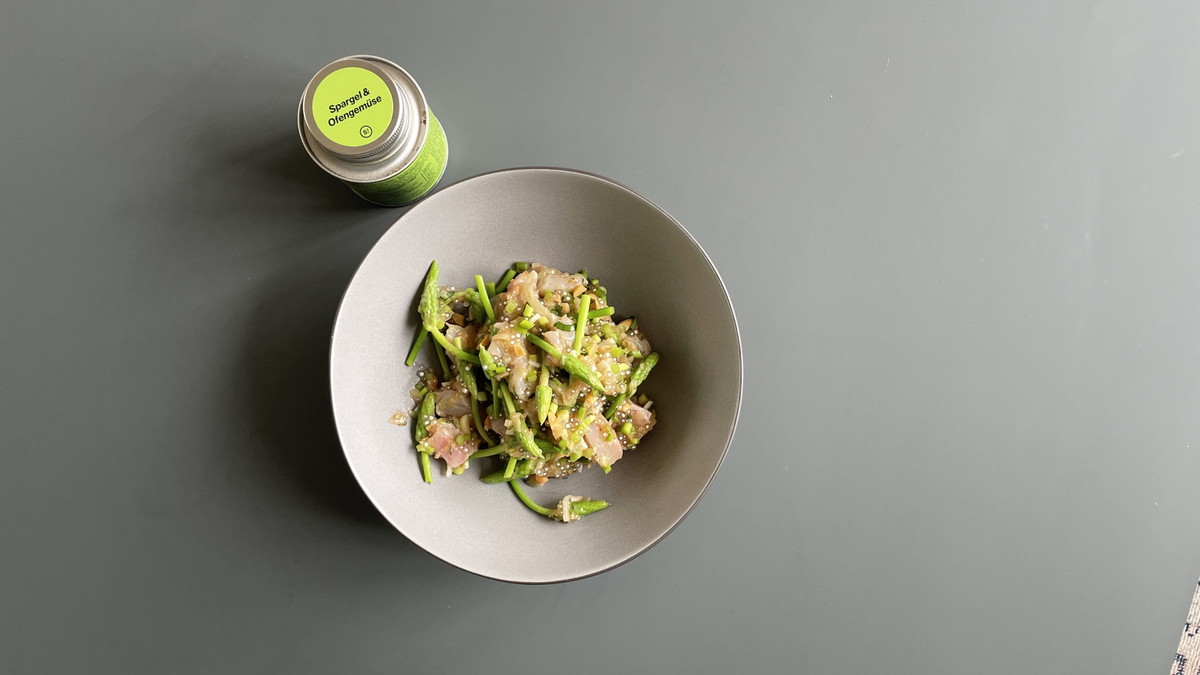 Ceviche von der Dorade mit Hopfenspargel, Tapioka & Sauerkraut