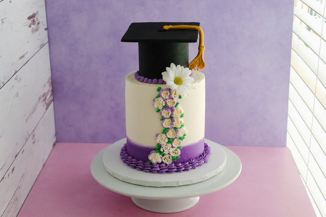 Image of Lovely Graduation Cake with Vanilla Cake and Vanilla Buttercream