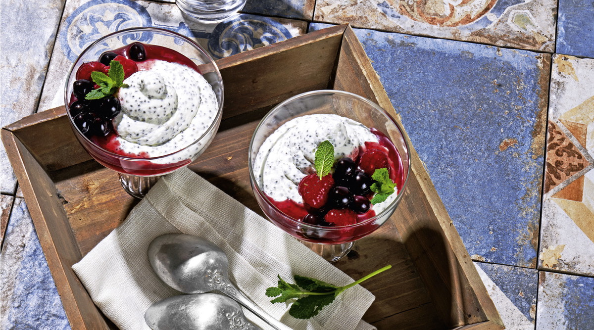 schnelles Dessert im Glas mit Joghurt 
