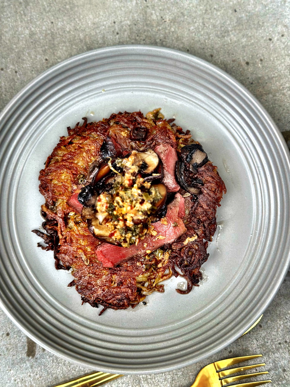 Reindeer calf fillet, hash browns with cowboy butter