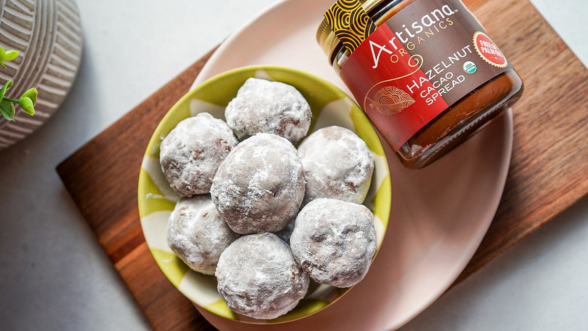 Hazelnut Cacao Mexican Wedding Cookies