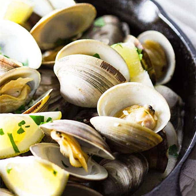 Image of Buttery Garlic Steamed Clams