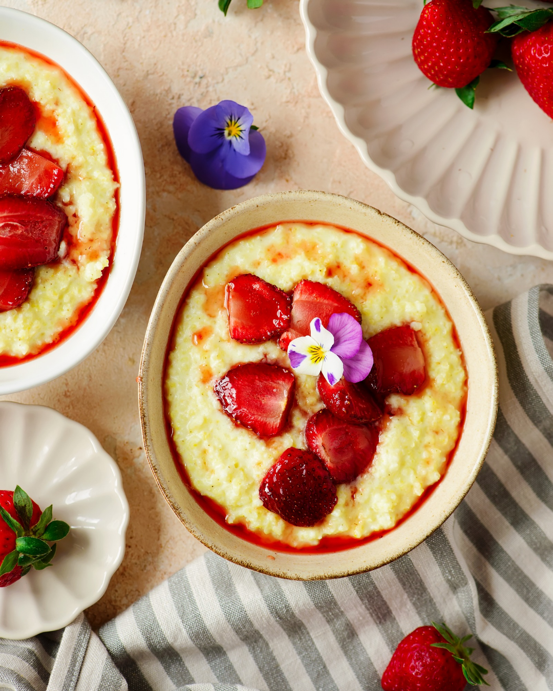 Hirse-Bowl mit Erdbeeren