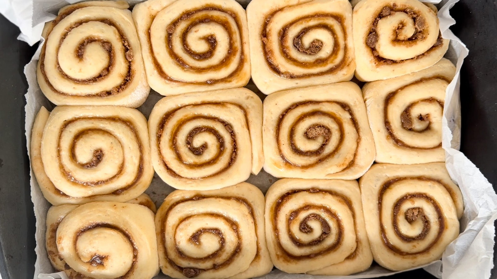 how to make sourdough cinnamon rolls