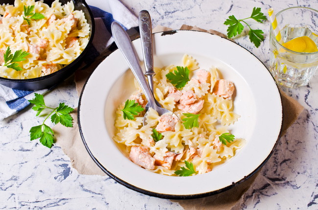 Image of Farfalle al Salmone Incantato