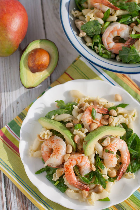 Shrimp Avocado and Spinach Pasta wtih Mango Vinaigrette |WorldofPastabilities.com