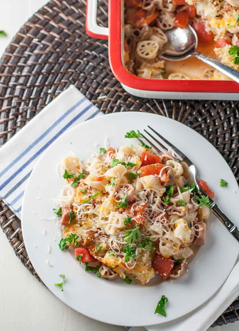Light Mac and Cheese with Tomatoes | WorldofPastabilities.com