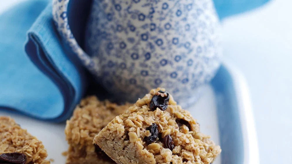 ,Cinnamon & Raisin Flapjacks,