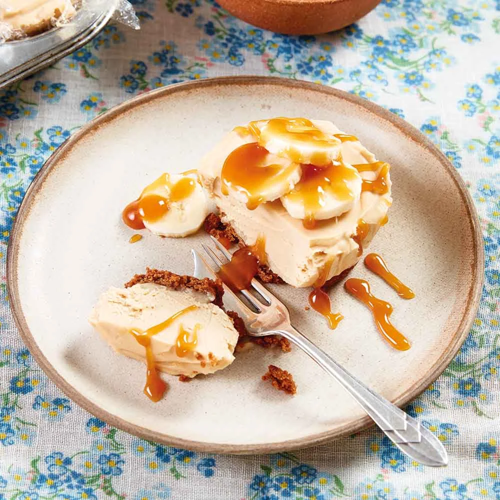 Ice Box Caramel, Peanut & Banana Pies