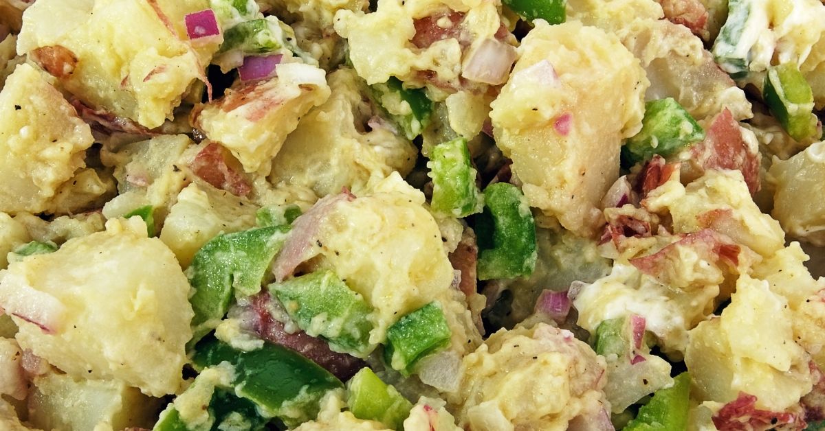 Salade de pommes de terre, œufs et radis