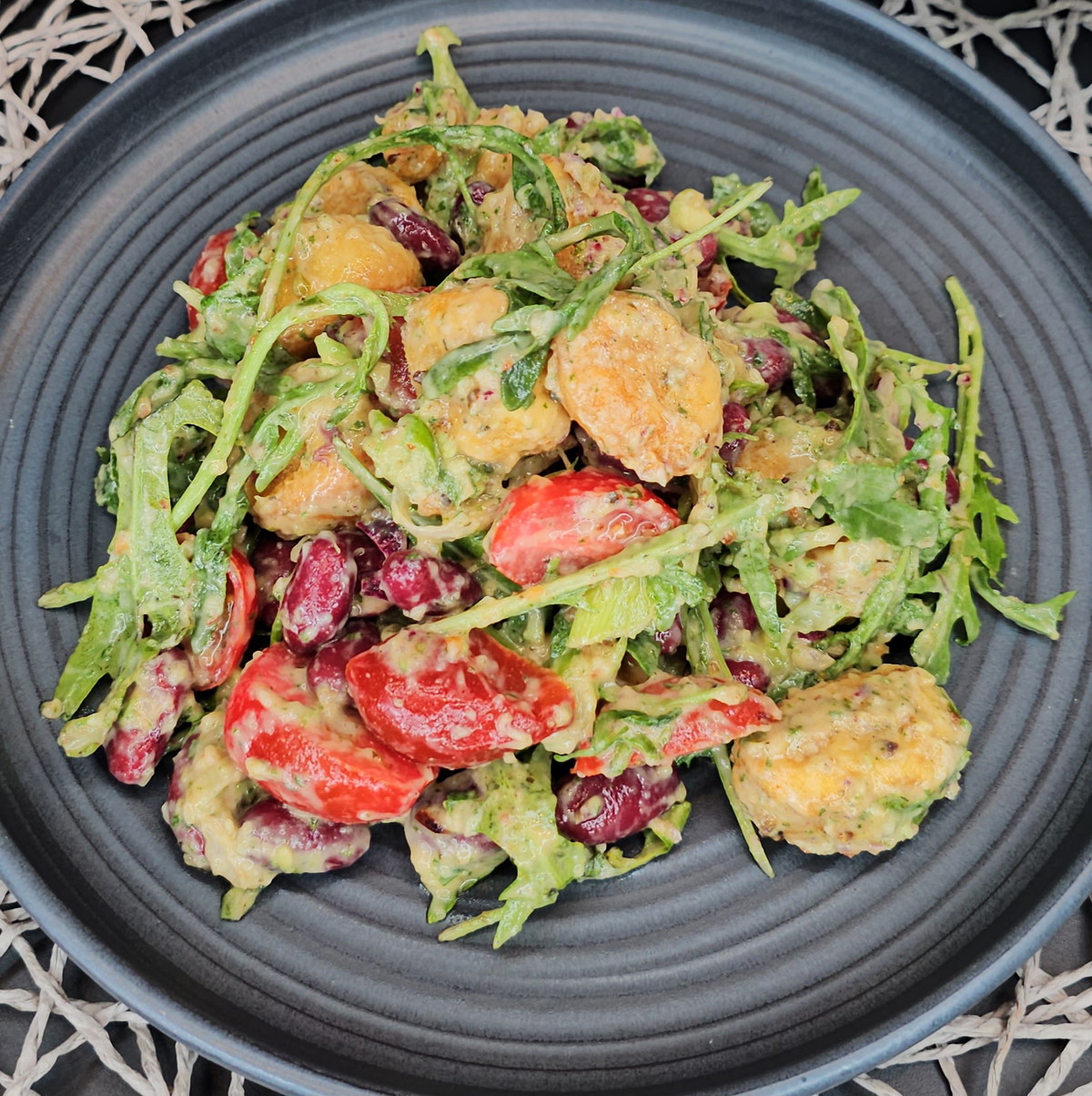 Chrunchiger Gnocchi-Salat
