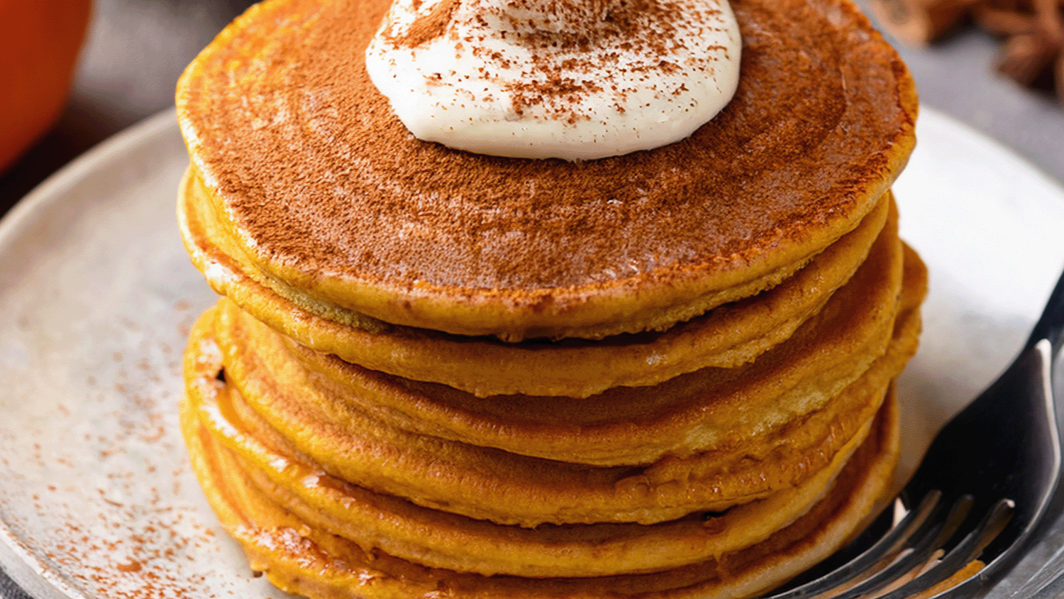 Fluffy Pumpkin Spice Pancakes
