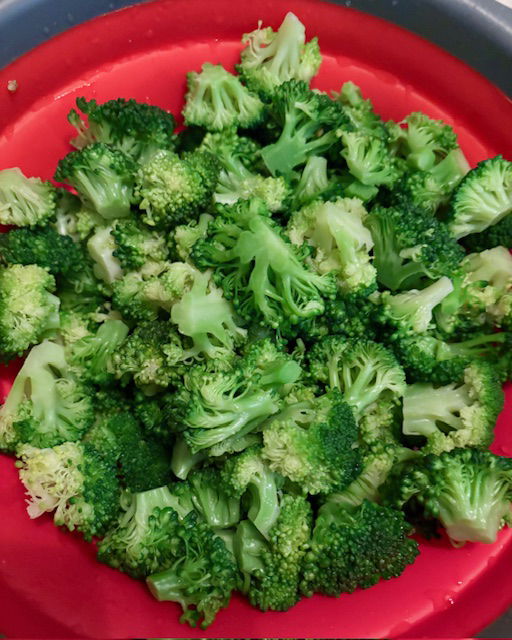 Image of Drain broccoli into a colander and run under cold water...