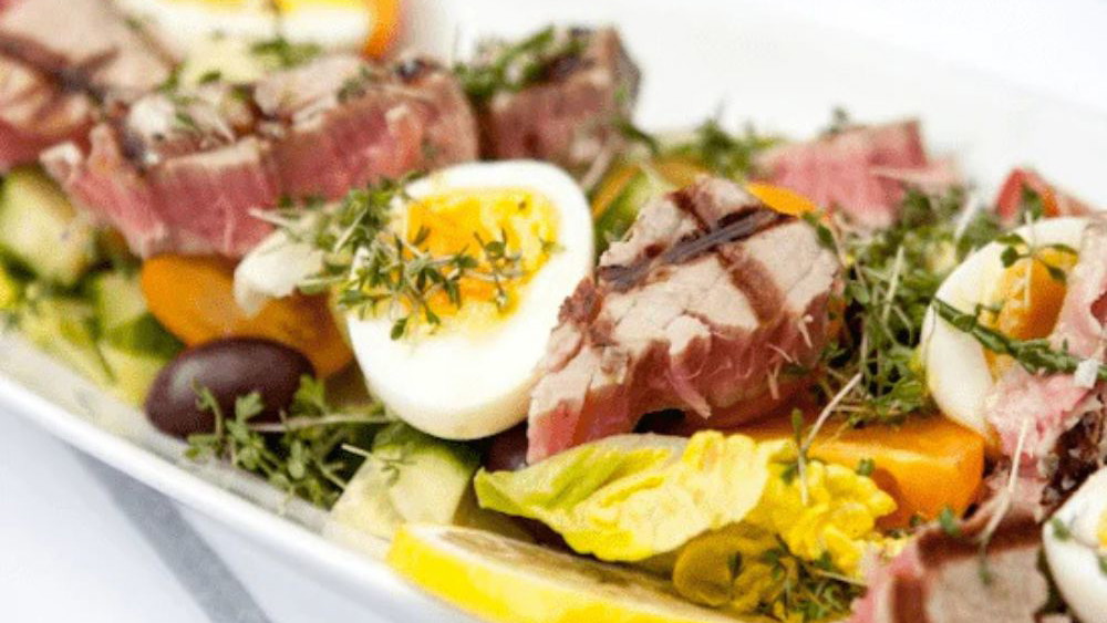 Image of Grillet tunsalat med æg og små tomater