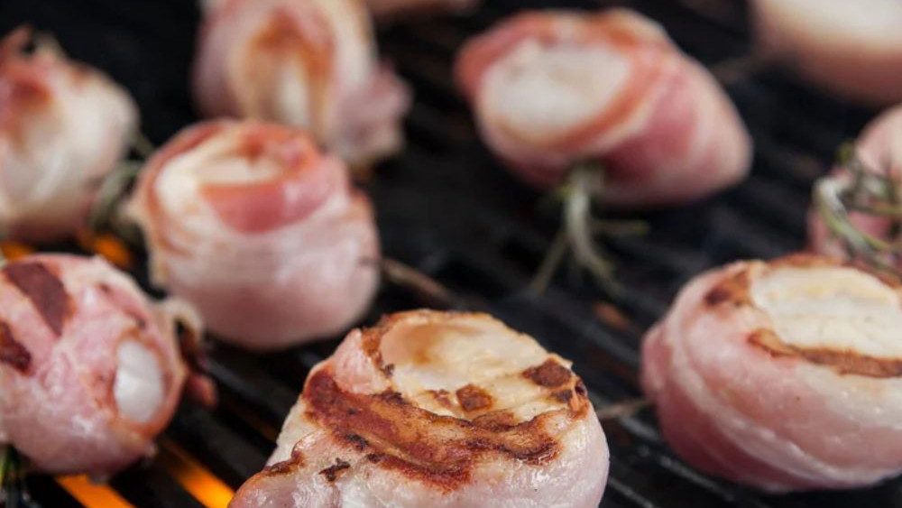 Image of Grillede kammuslinger med bacon og coleslaw