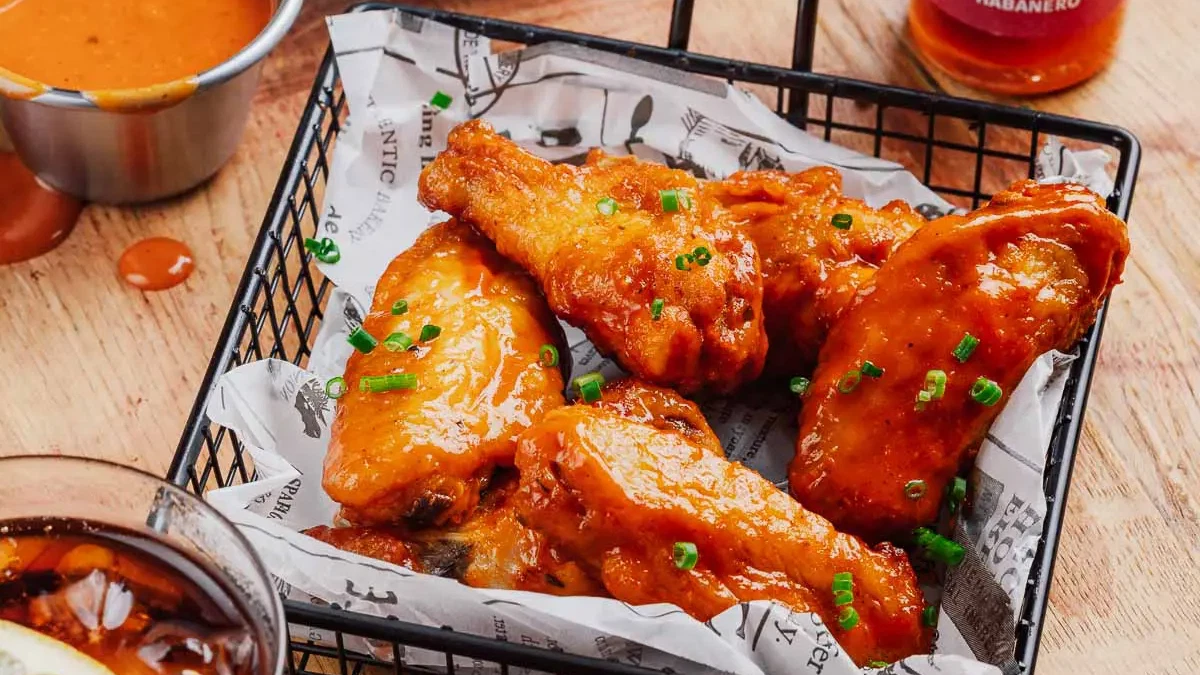Buffalo Chicken Wings mit Blue Cheese Dip