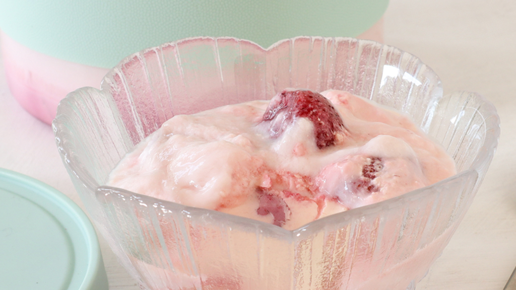 Image of Mixed berry homemade yogurt