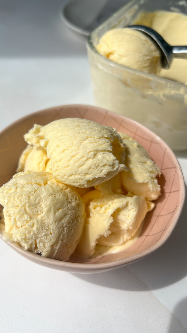 Homemade Vanilla Ice-cream no ice-cream machine needed 