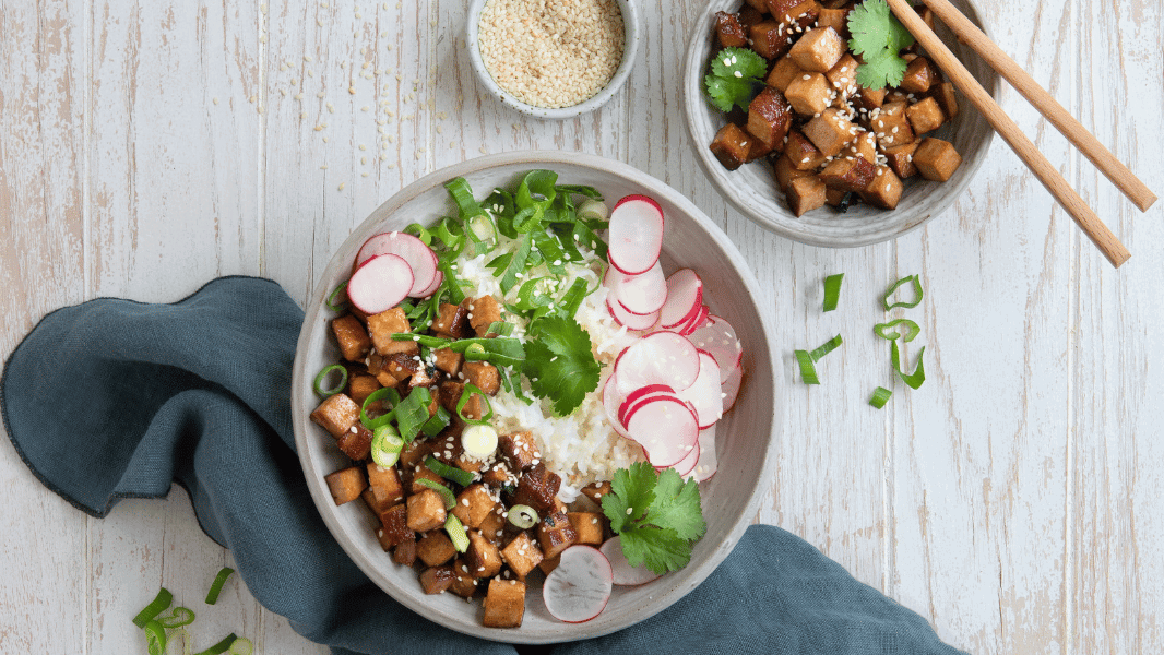 Image of Reisbowl mit Radieschen und mariniertem Tofu