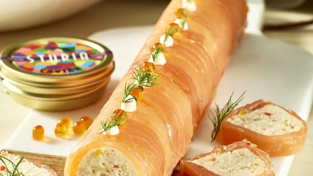 Image of Rollo de salmón ahumado y cangrejo (receta fácil sin fuego ni horno)