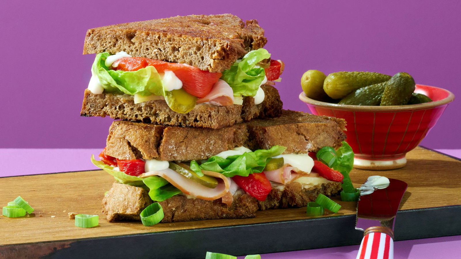 Saftig-knuspriges Käse-Schinken-Sandwich mit dem Develey-Mayo-Kitchenhack 