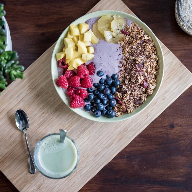 Blueberry Oats Smoothie Bowl