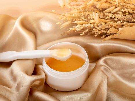 Image of Moisturizing and softening facial jelly