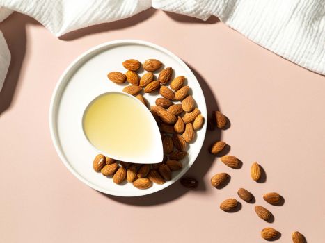 Image of Nighttime hair treatment with flaxseed gel