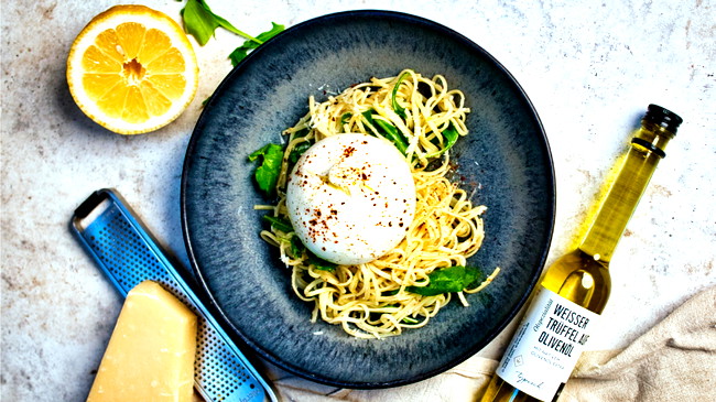 Image of Trüffel Pasta mit Burrata & Rucola