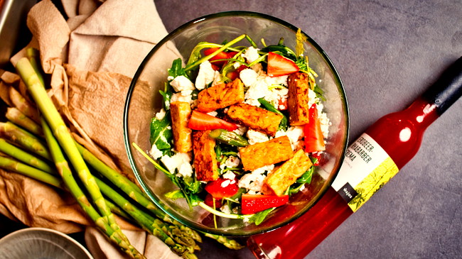 Image of Erdbeer-Spargel-Salat