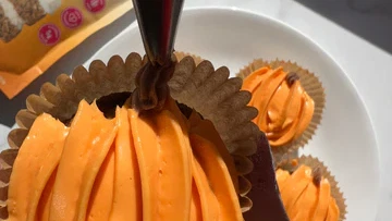 Image of Gluten-Free, Plant-Based Pumpkin Carrot Cake Cupcakes