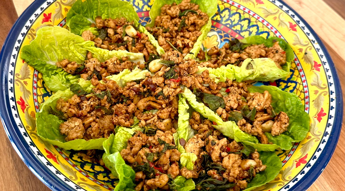 Thai Chicken Lettuce Wraps with Garlic, Basil & Big Poppa’s Twist