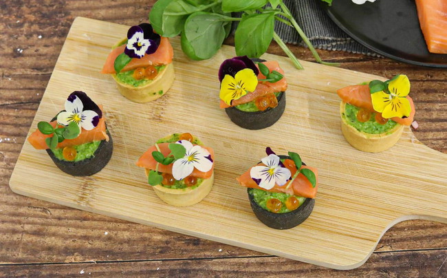 Smoked Salmon with Green Pea & Cashew Nut Pesto Tart Shells