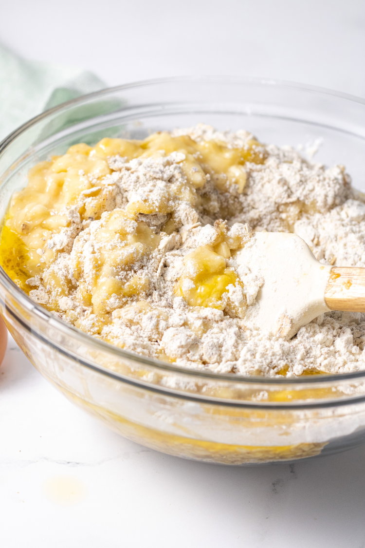 Image of Add in dry ingredients .