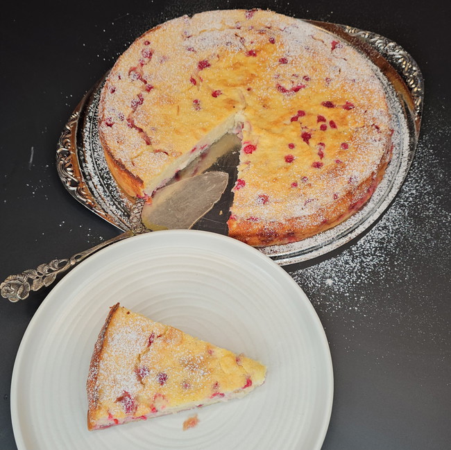 Image of Joghurt-Grieß-Kuchen mit Johannisbeeren