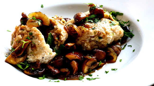 Image of Semmelknödel mit Champignons in Balsamico