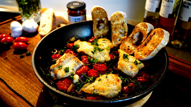 Image of Rotbarschfilet mit Tomaten & Oliven