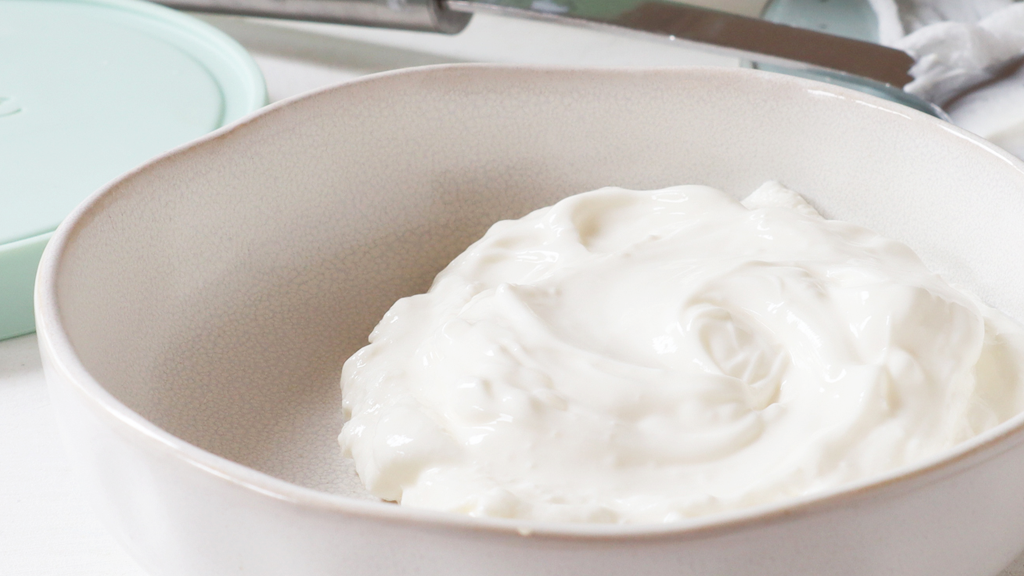 Image of How to make Icelandic Skyr in a yogurt maker