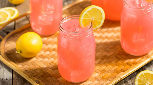 Image of Refreshing Strawberry Lemonade with Collagen + Elastin