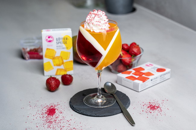 Image of Geschichtetes Götterspeisedessert im Glas