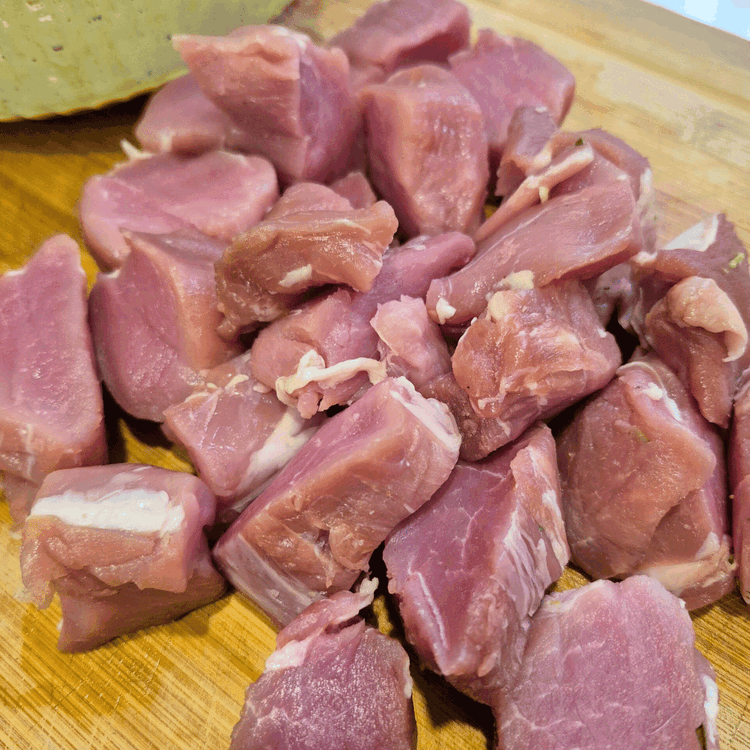 Image of Slice the tenderloin into one inch pieces.