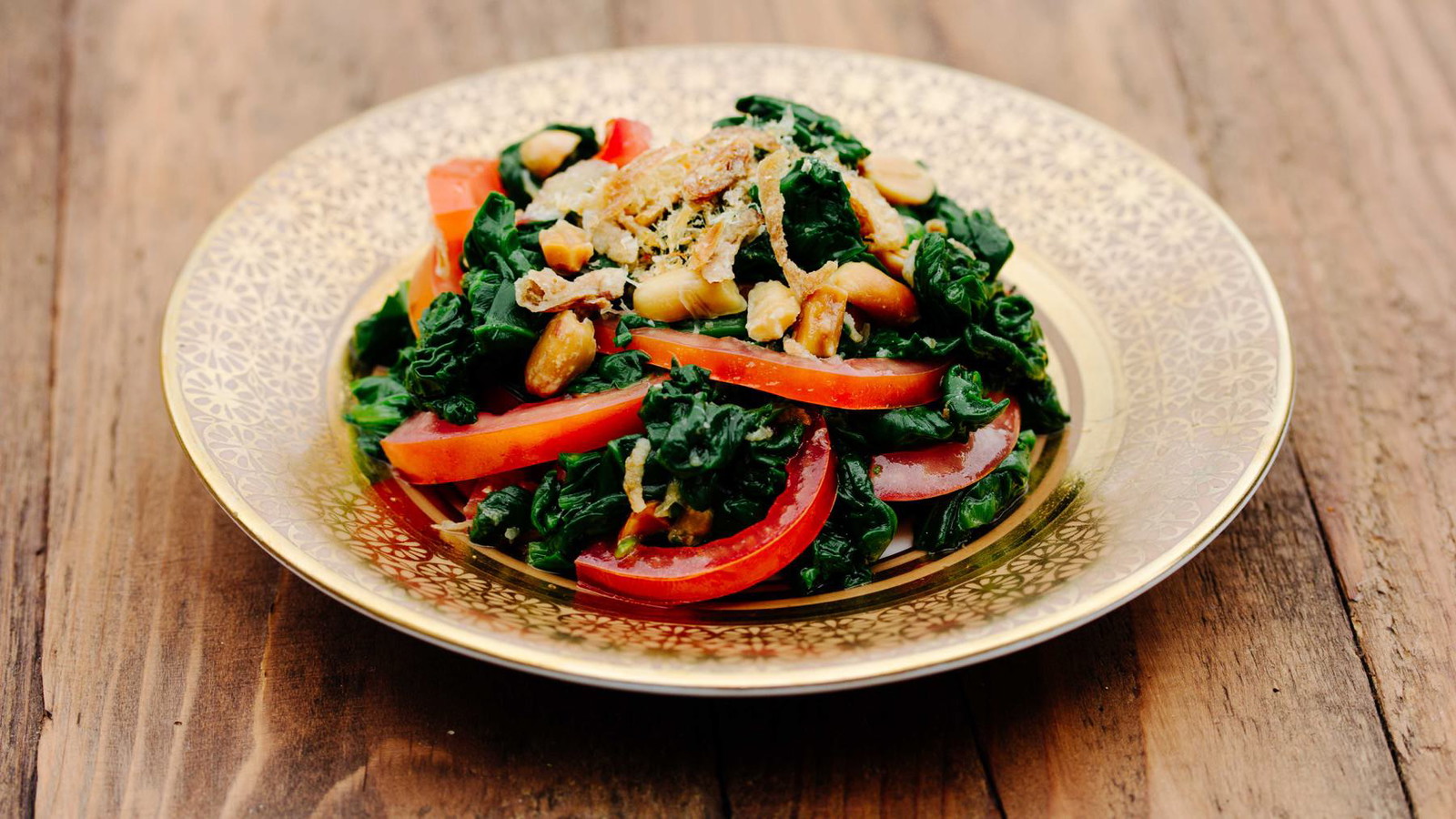 Image of Tomatensalat mit grünem Spinat