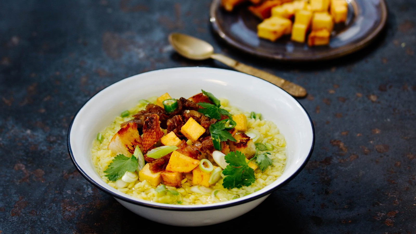 Image of Burmesische Suppe aus roten Linsen - Penily Hincho