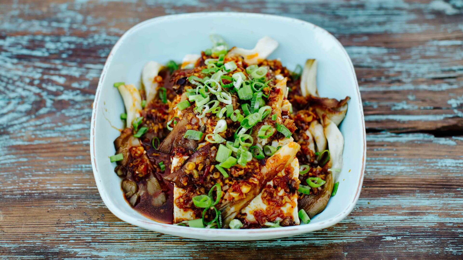 Image of Gedämpfer Hunan Tofu Mit Austernpilzen