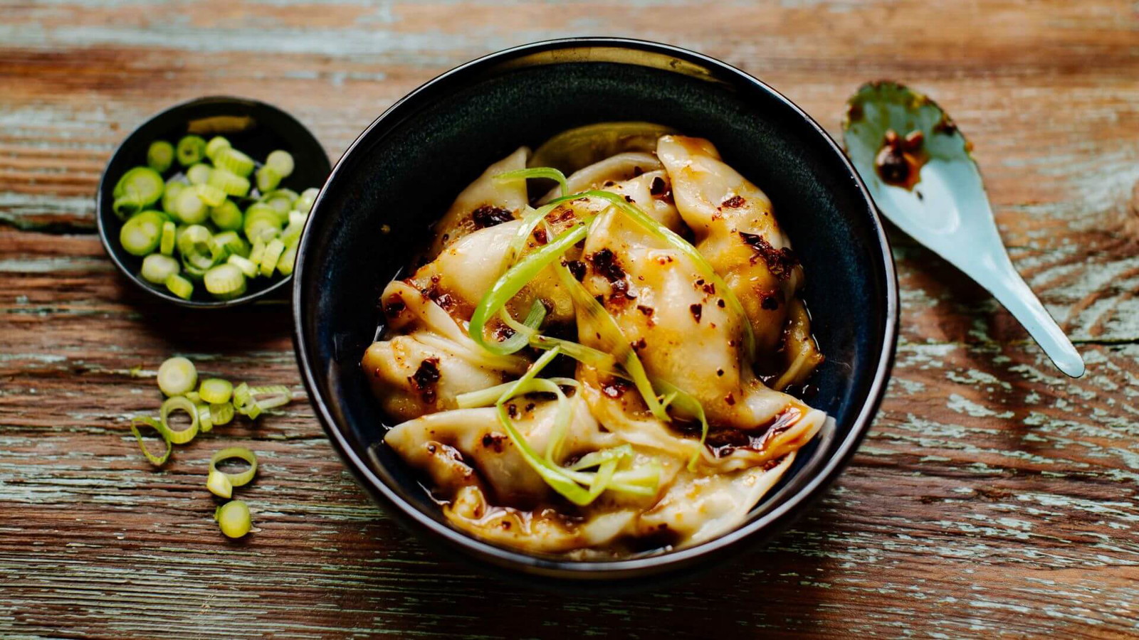 Image of Wantan mit Chili-Öl aus Szechuan - Hong You Chao Shou