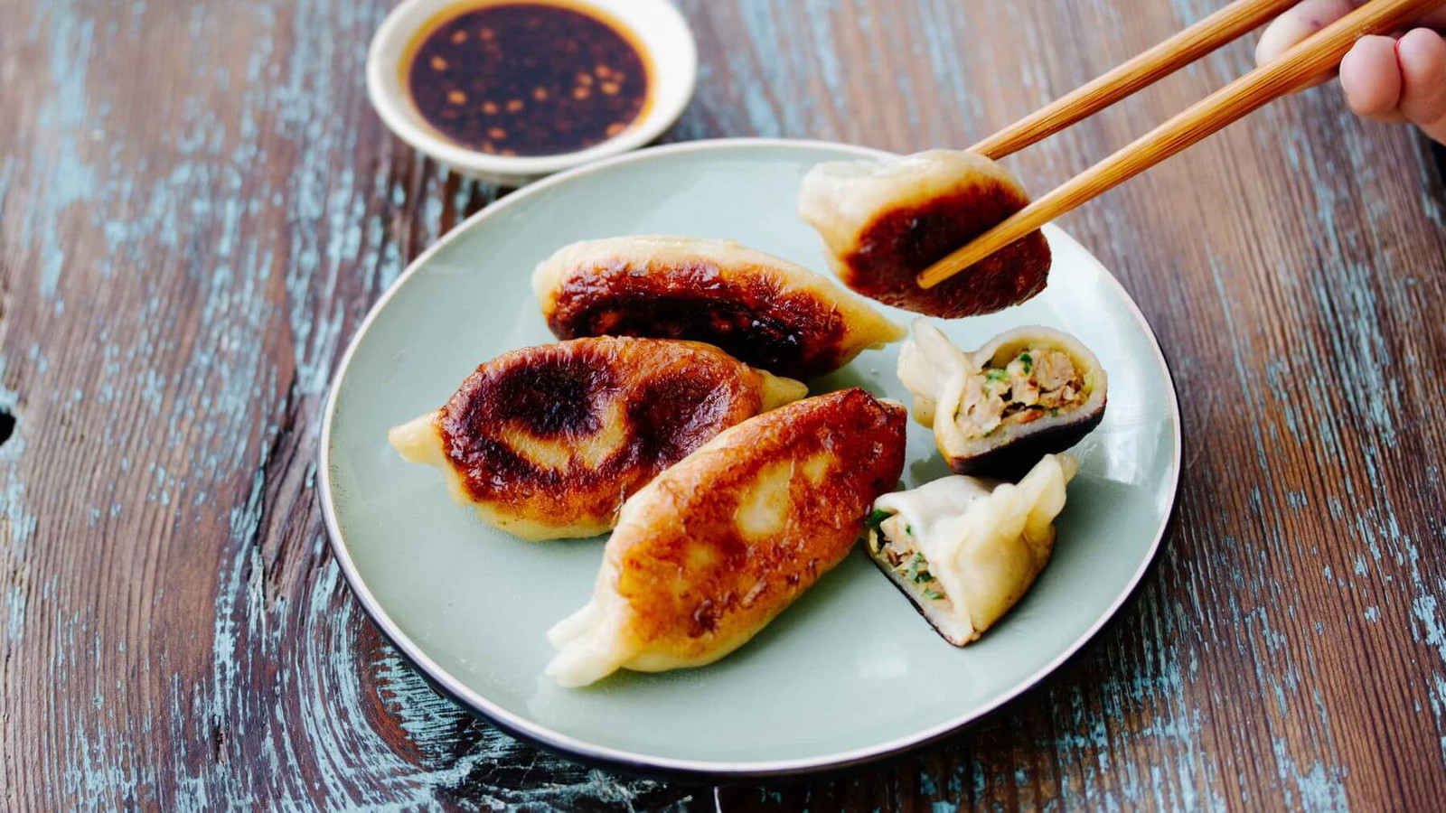 Image of Jiaozi in der Pfanne gebraten - Potsticker