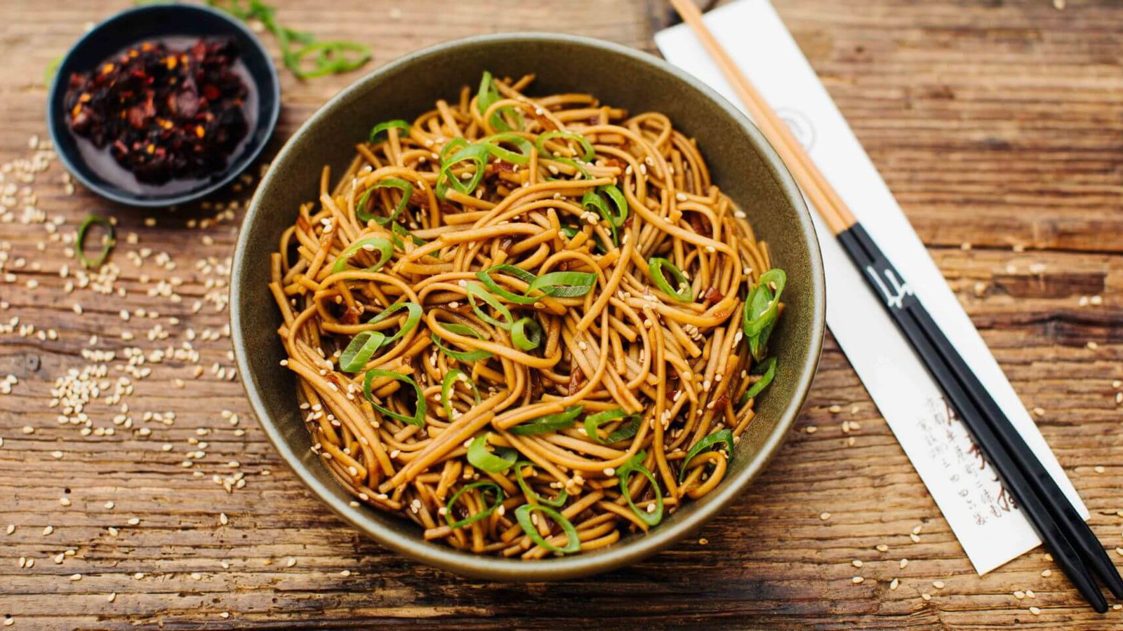 Image of Soba Nudeln aus dem Wok - schnell & lecker