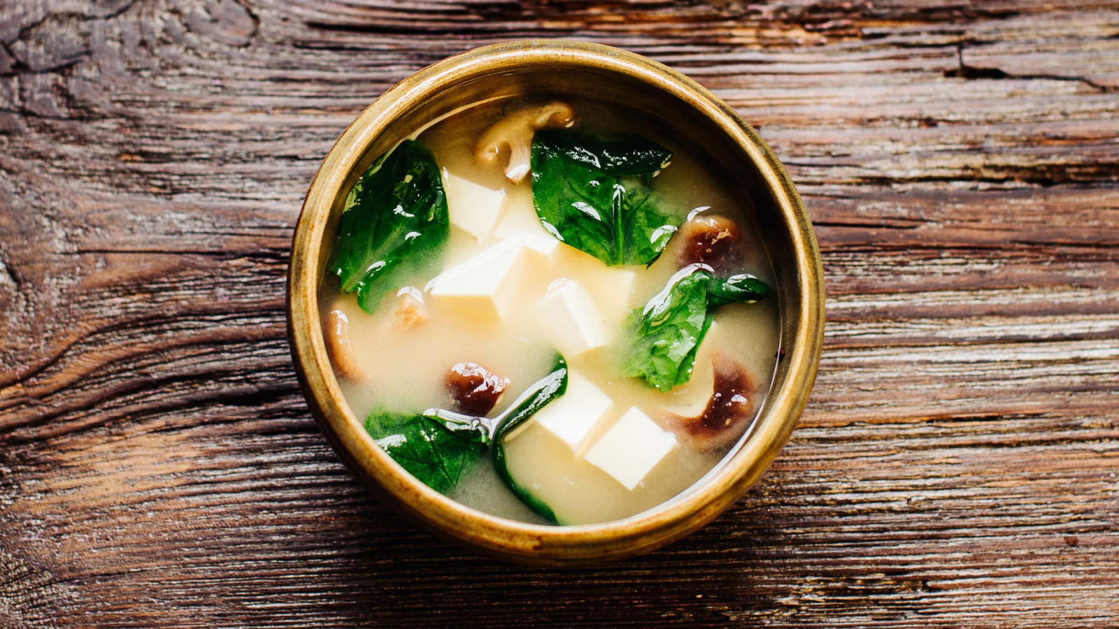 Image of Misosuppe mit Shiitake-Pilzen und Tofu – Miso Shiru