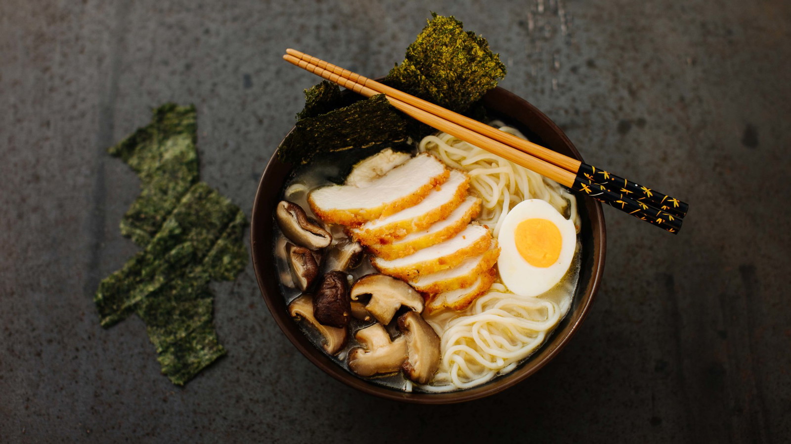 Image of Shoyu-Ramen mit Katsu-Huhn